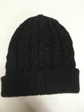 TUQUES<br>Noir, Rouge, Gris ou Blanc ou Taupe|CABLE KNIT HATS<br>Black, red, Grey, White or Tan