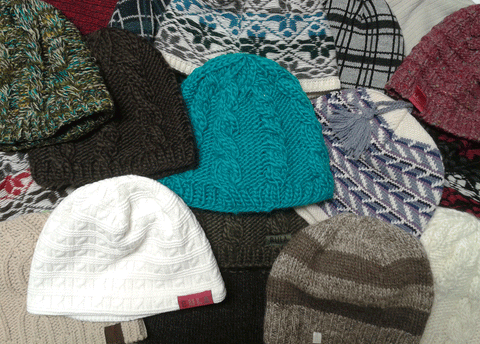 TUQUES<br>Grand choix en magasin!<br><br>$19.99|HATS <br>Lots of choices in store!<br><br>$19.99